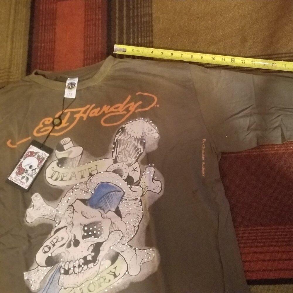 ****Unleash Your Inner Star Power: Vintage New Ed Hardy 4X LS-T-Shirt!****